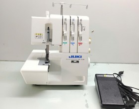 Máy vắt sổ gia đình 1 kim 3 chỉ JUKI MO-113 
